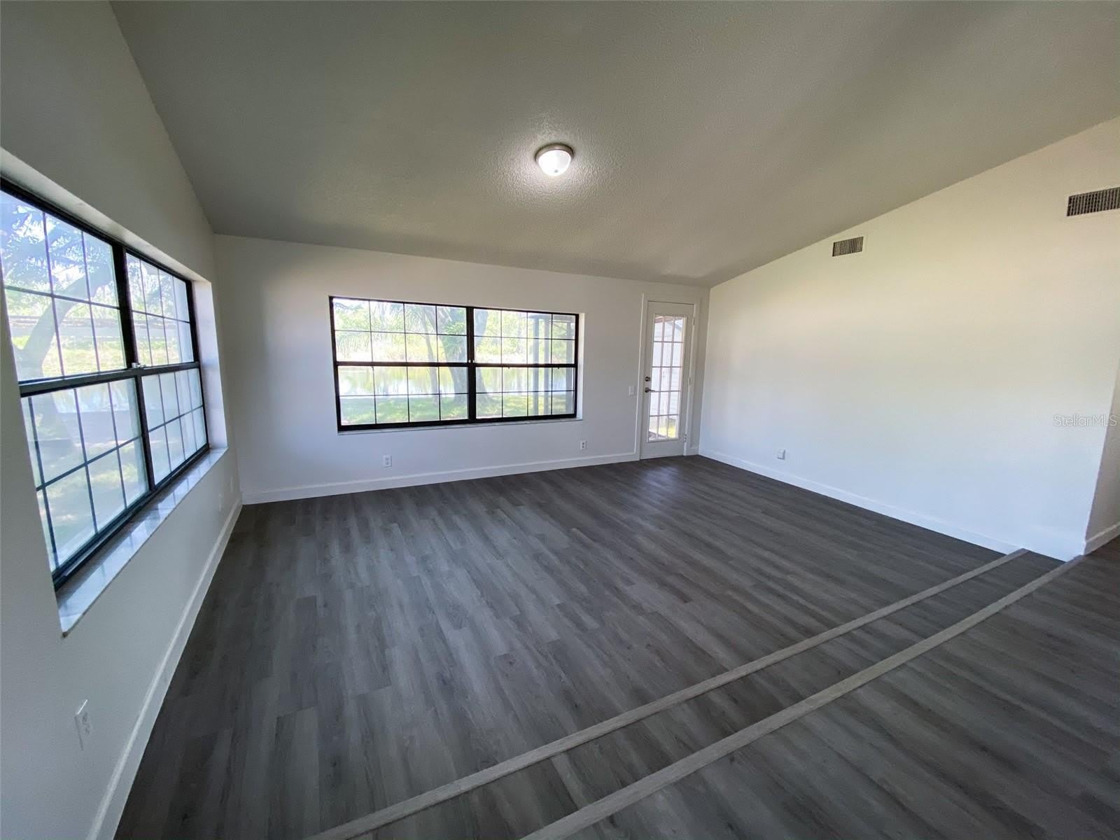 28046 LOIS Drive – photo 4