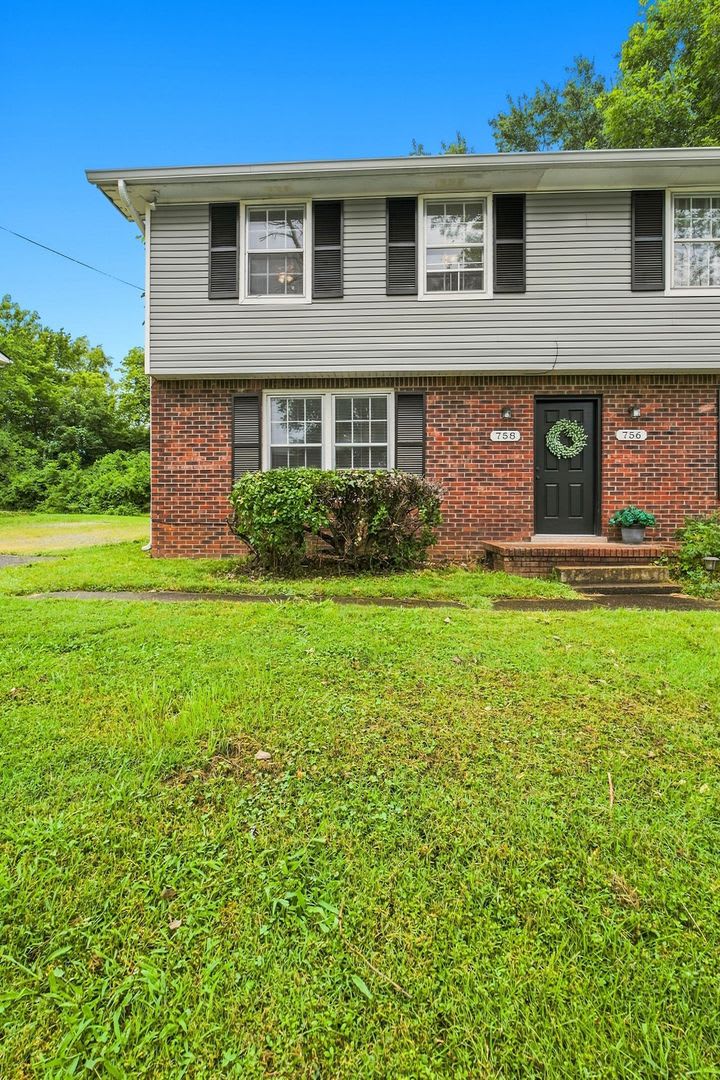 Charming 2-Story Bellevue Townhome in Nashville – photo 2