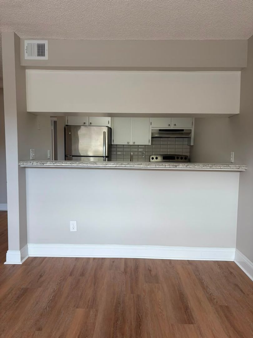 Updated One Bedroom Apartment Near Downtown Gulfport – photo 5