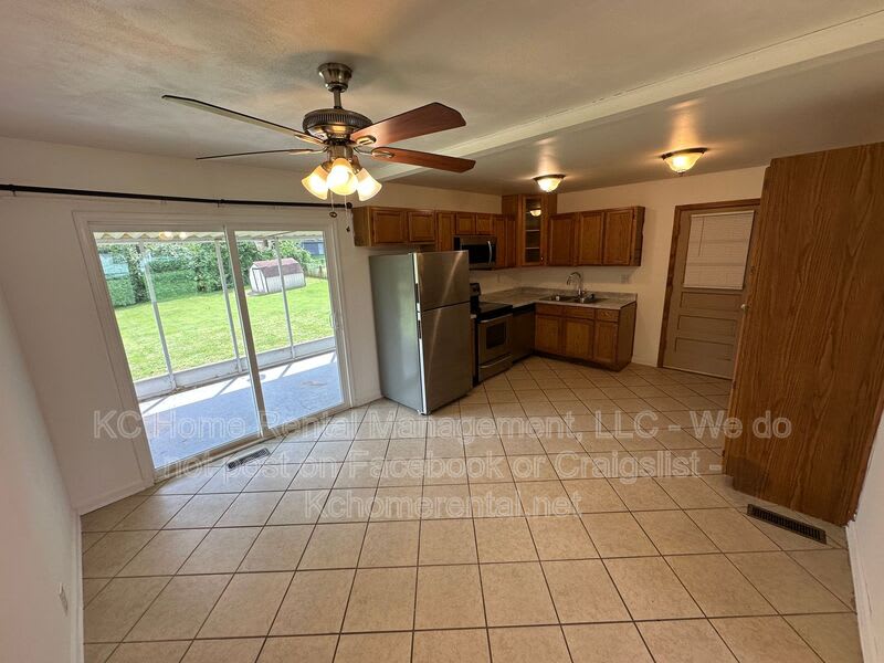 12211 E 52nd Terrace – photo 4