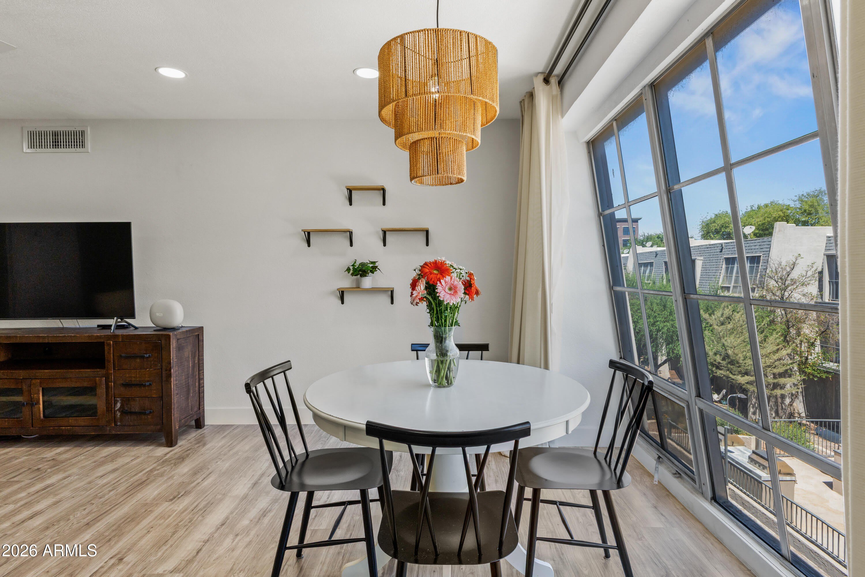 1010 E OSBORN Road – photo 2
