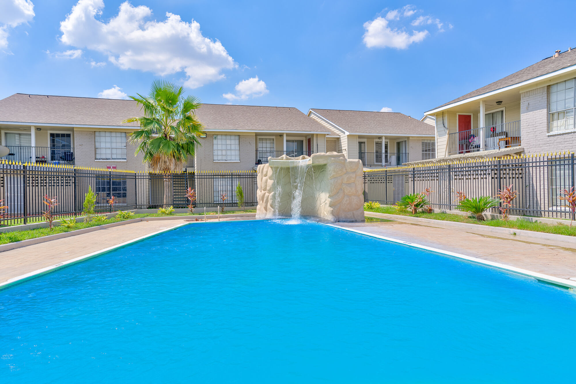Falls of Braeburn Apartments – photo 1
