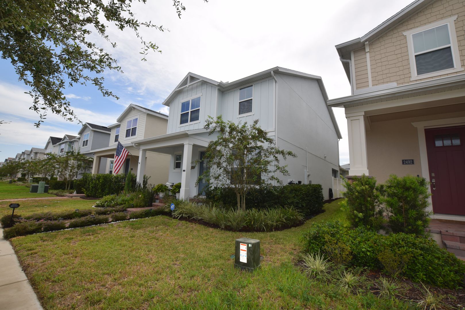 This Charming 3 Bedroom 2 5 Bath Single Family Home For Rent At 2488 Cedar Rose St Apopka Fl 32712 This House Has A Range Refrigerator D W Disposal Central A C Washer Dryer – photo 3