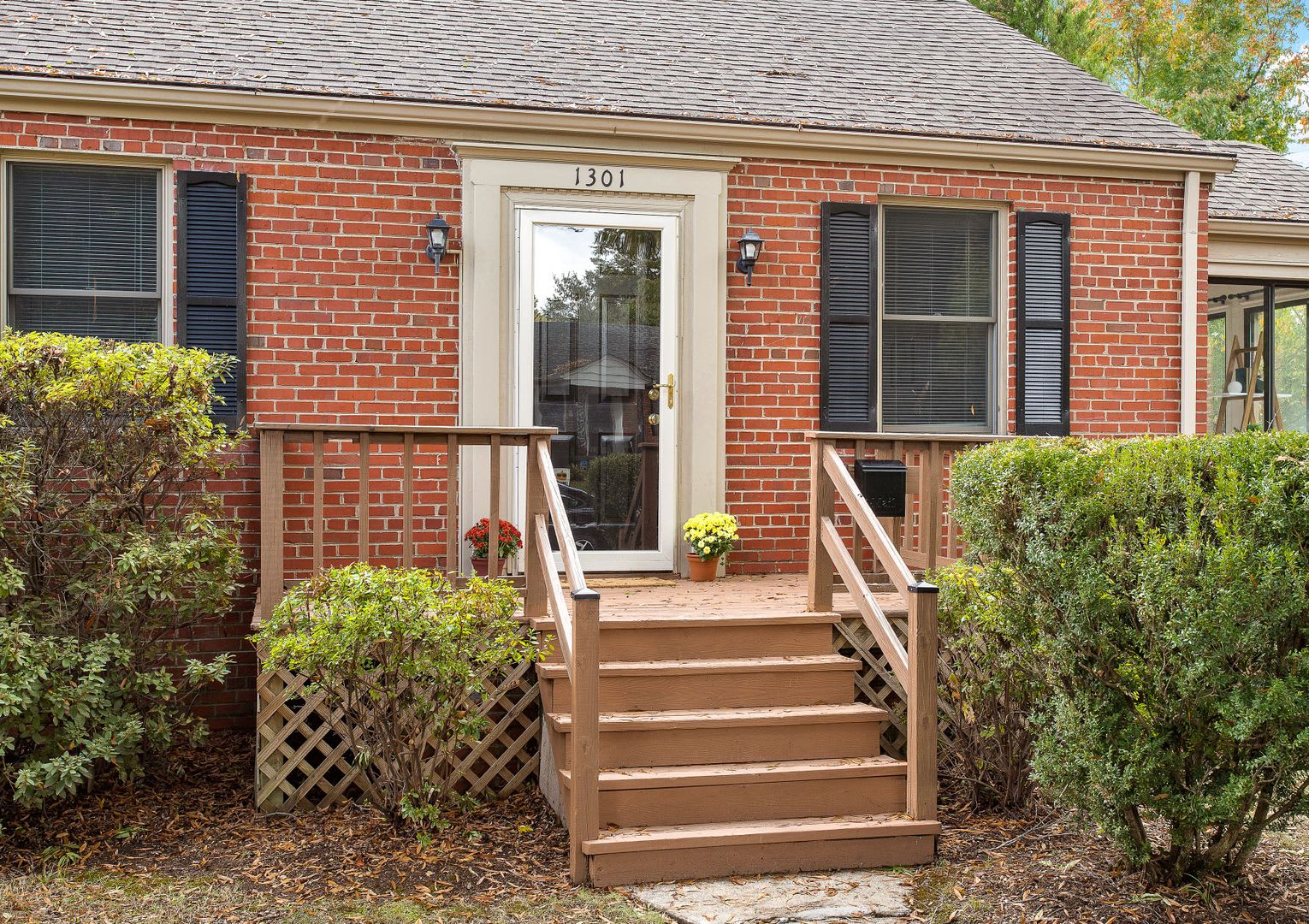 2 Bedroom Home off of Monument Ave with Great Move-In Special!! ***Available Early September*** – photo 4