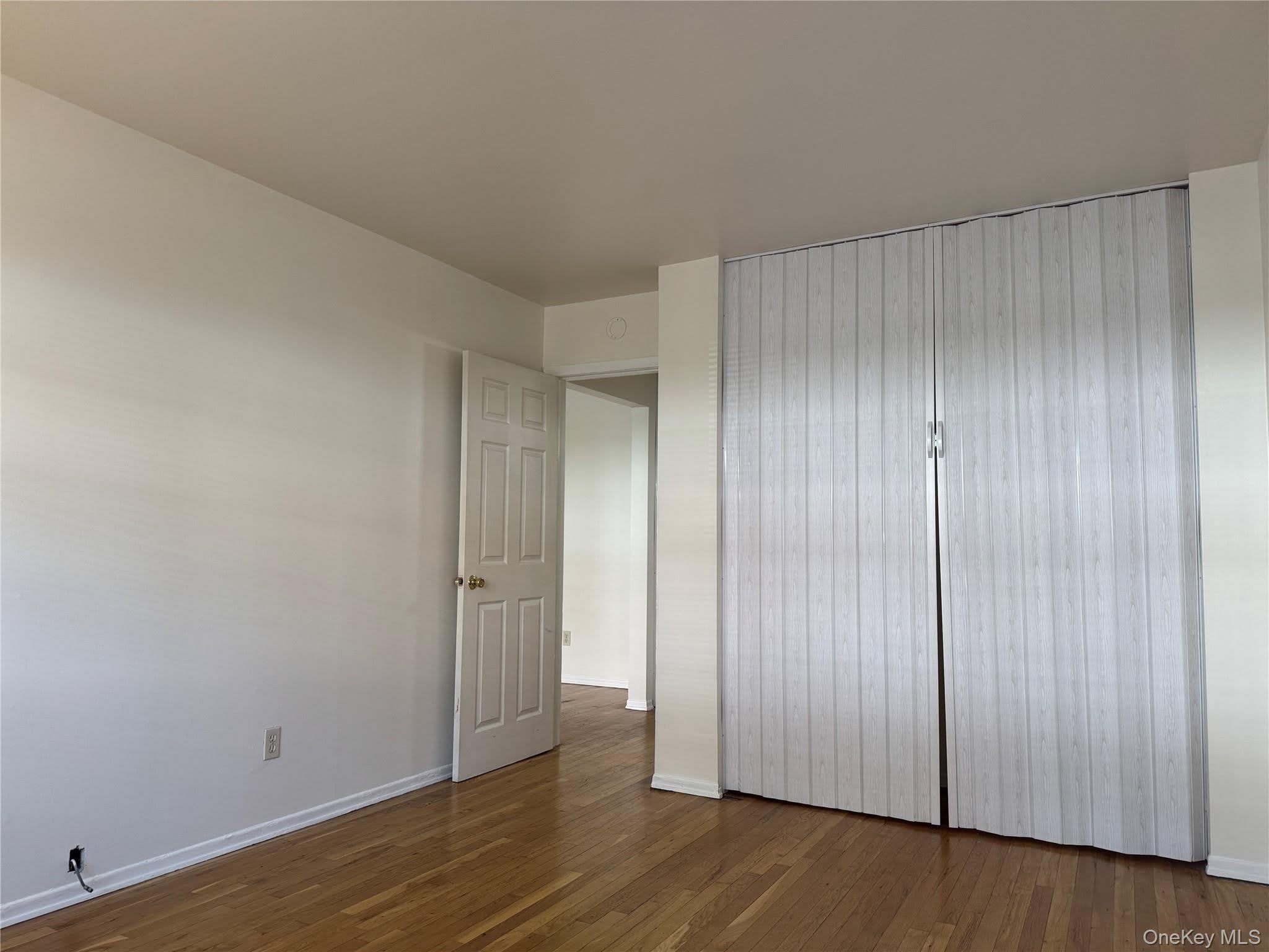 8 Colonial Road – photo 3