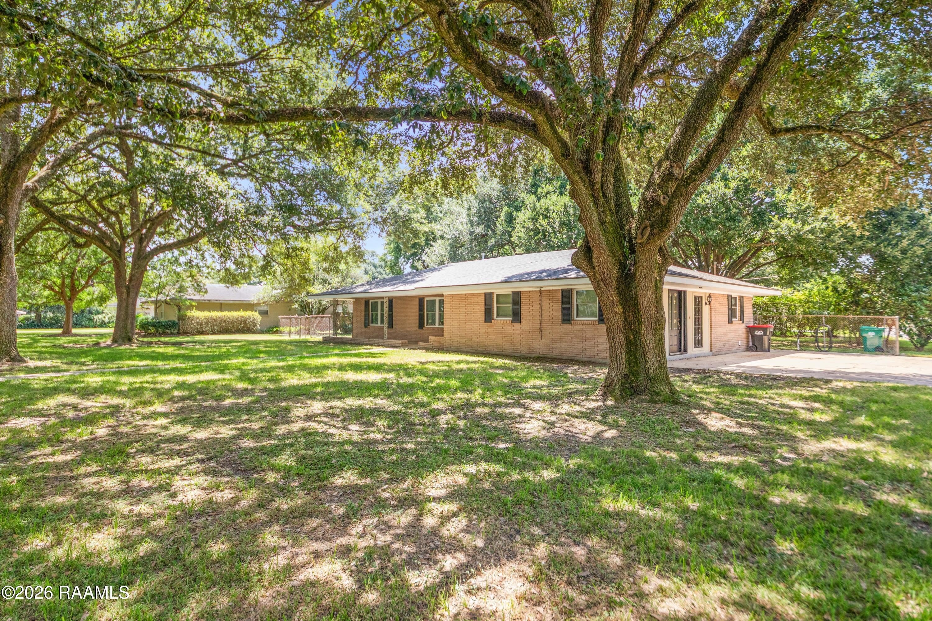 200 Stephanie Avenue – photo 3