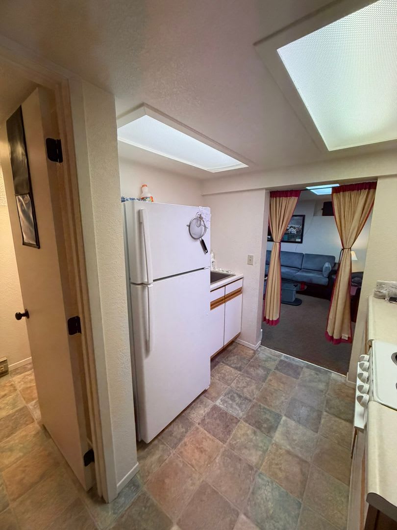 North Meridian Apartment – photo 4