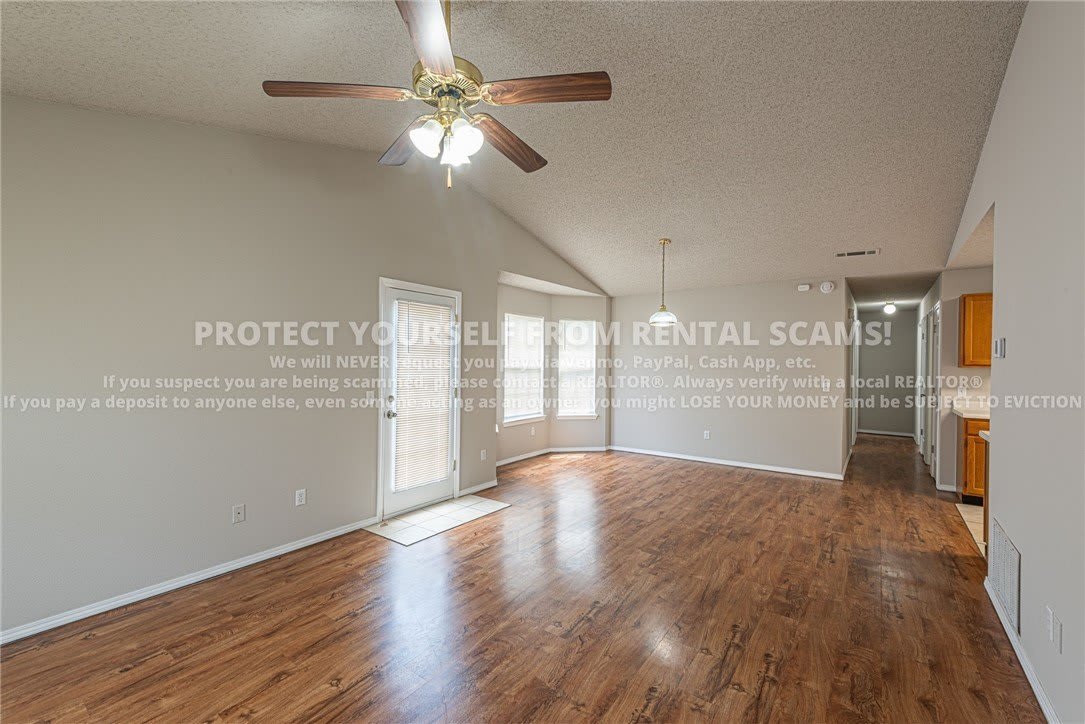 3085 Woodridge Drive – photo 5