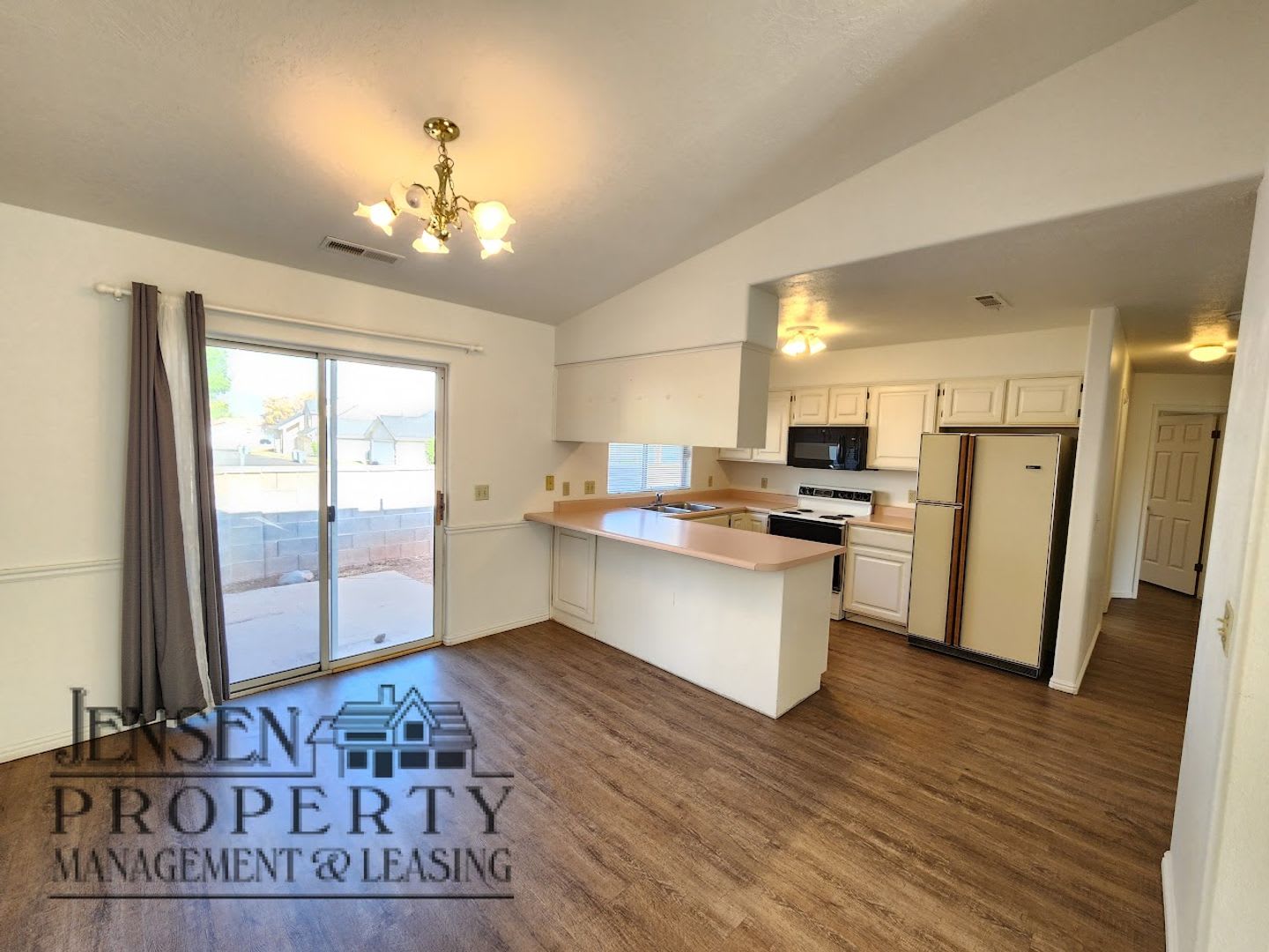 Two Bedroom Home-Community Pool – photo 3