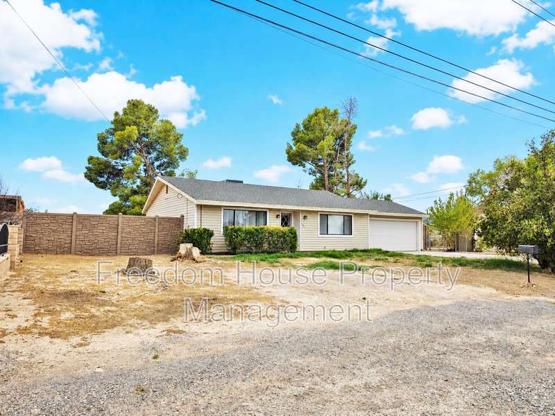 721 East Calvada Boulevard – photo 2