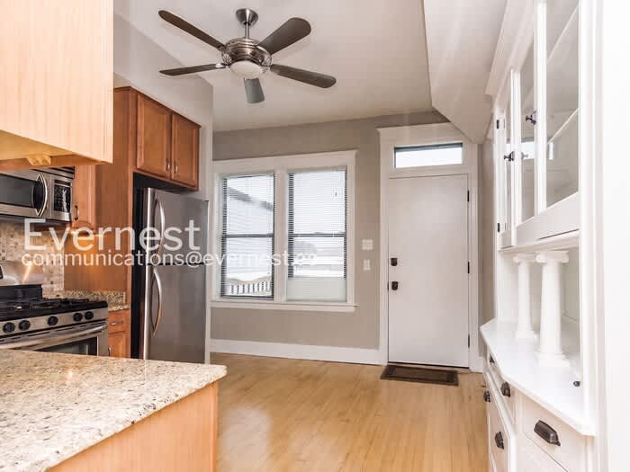 821 North Winchester Avenue – photo 4