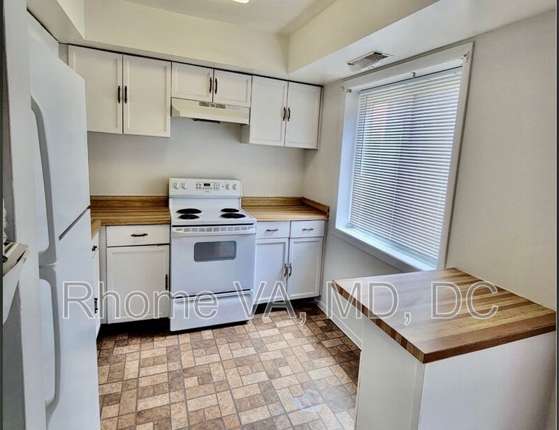 3220 S 28th Street – photo 1