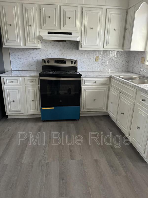 144 Nottingham Dr – photo 3