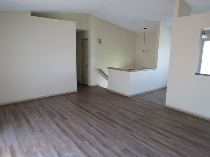 857 Radbourne Drive – photo 2