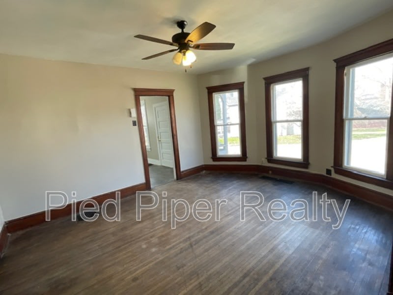 434 1/2 S State Ave – photo 3