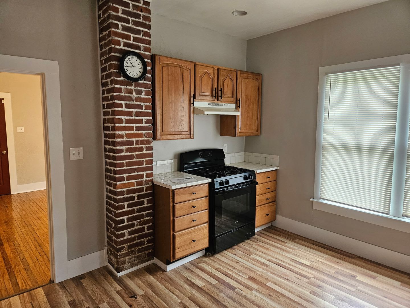 2 Bed/ 1 Bath Home • Newport – photo 4