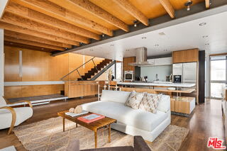 724 Superba Avenue – photo 3