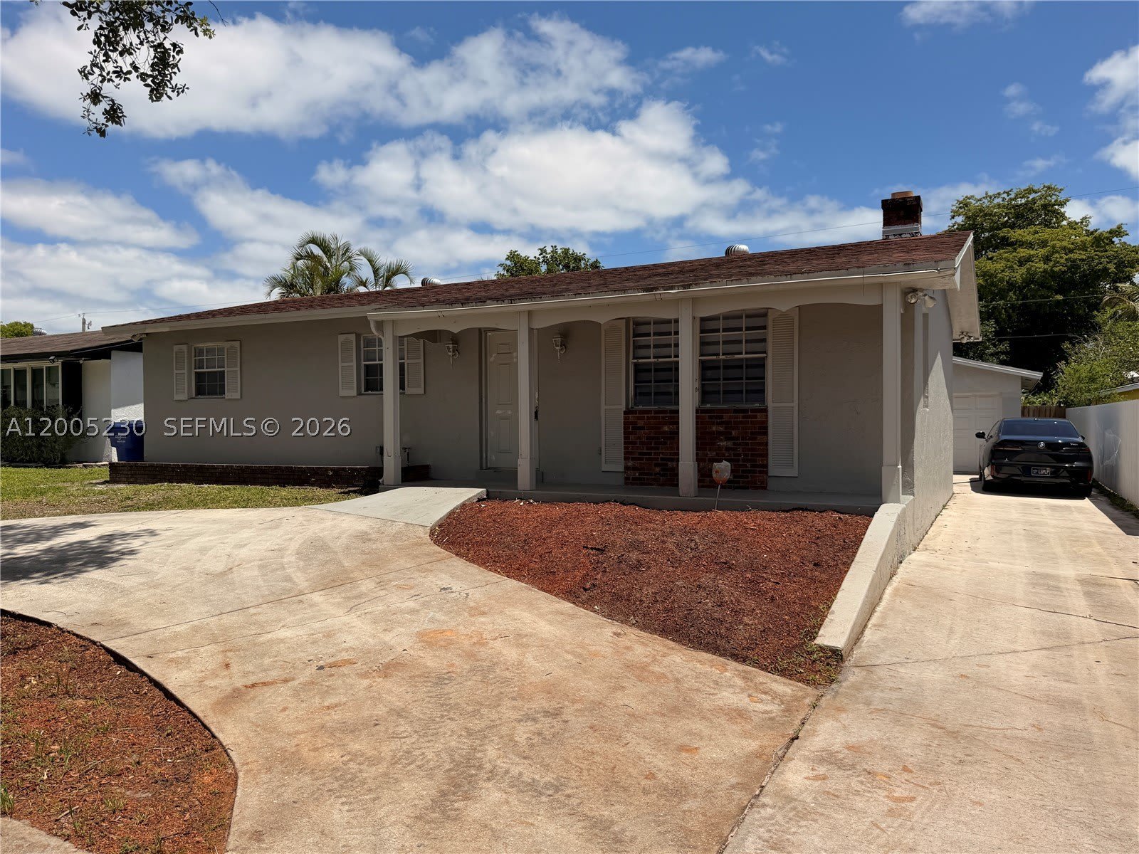 3011 N 74th Ave – photo 2