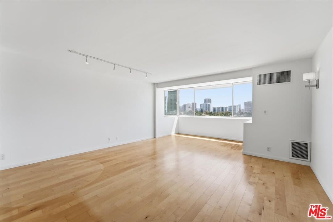 969 Hilgard Ave – photo 2
