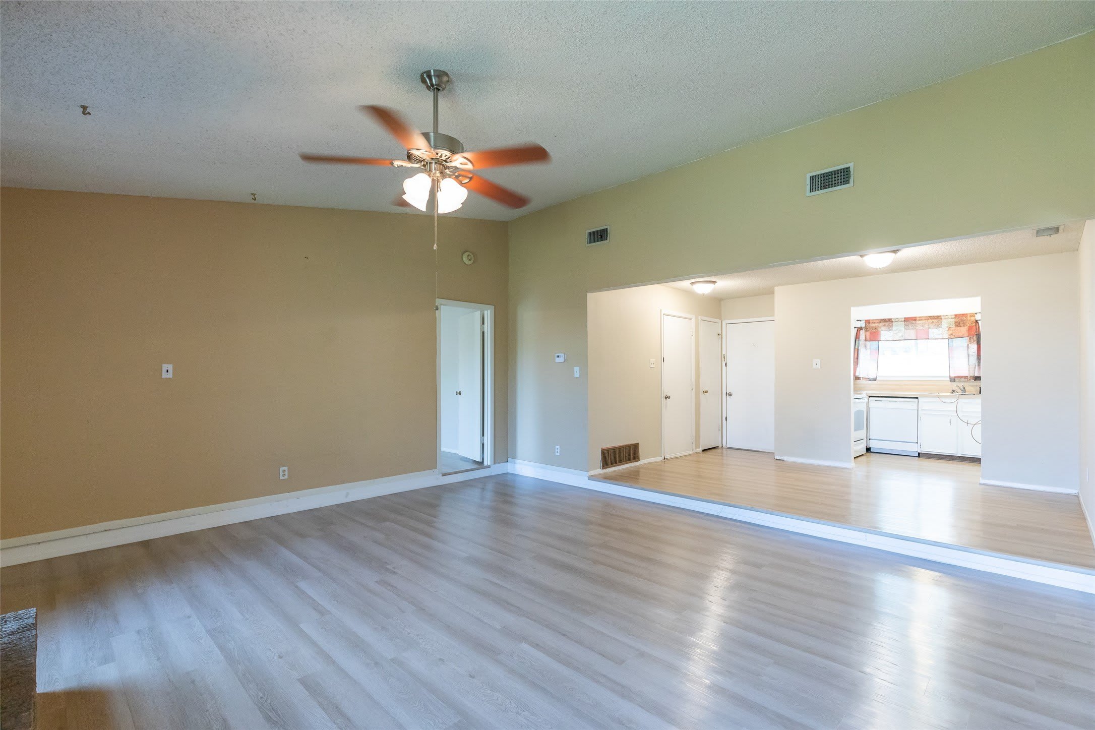 1733 Chucker Court – photo 5