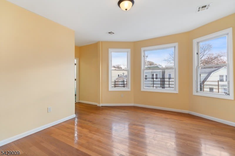 87 Columbia Ave – photo 2