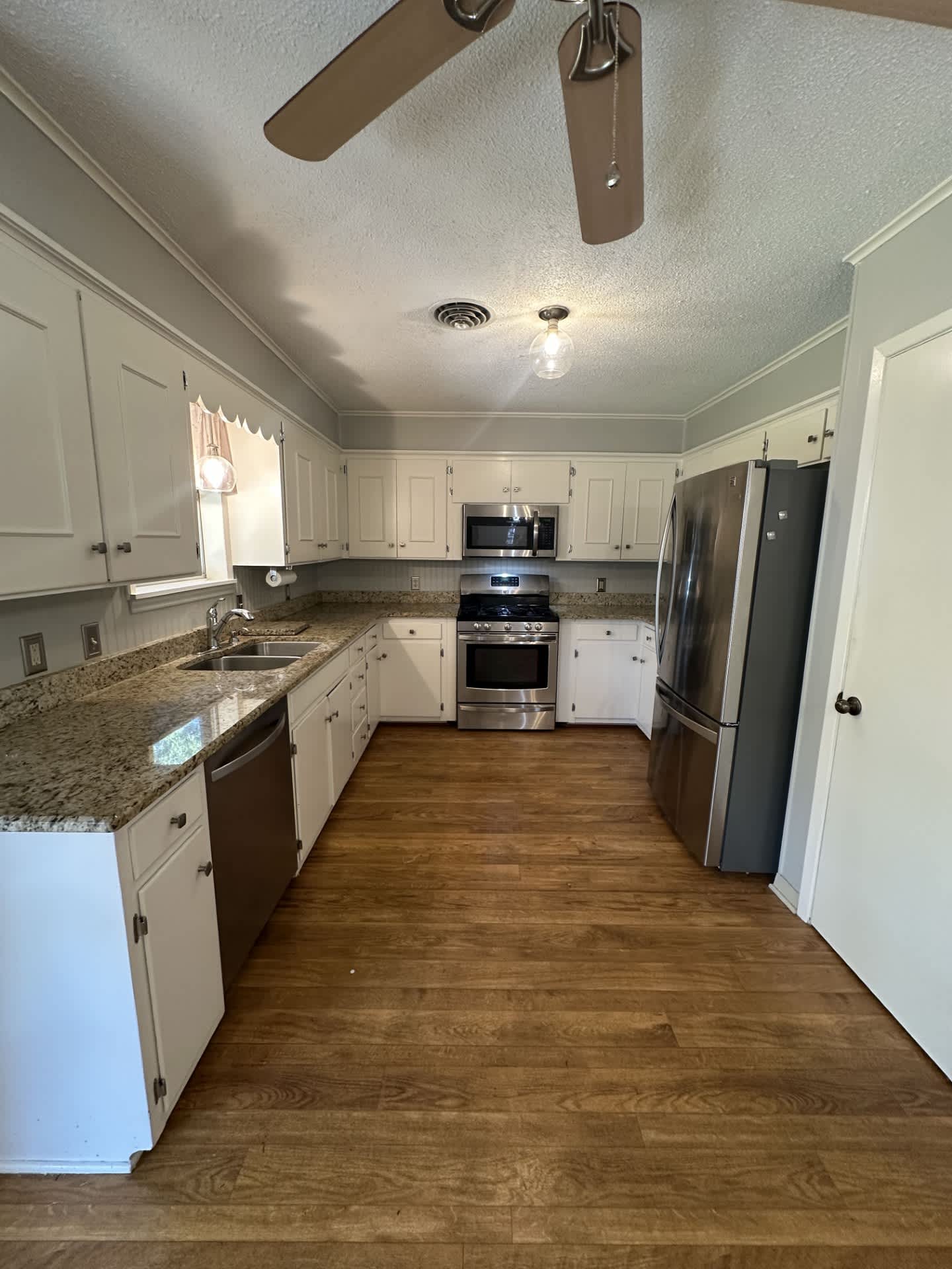 1204 East Stone Street – photo 2