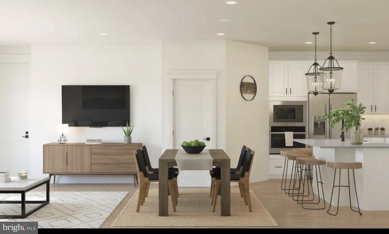 2718 LIGHT Street – photo 4