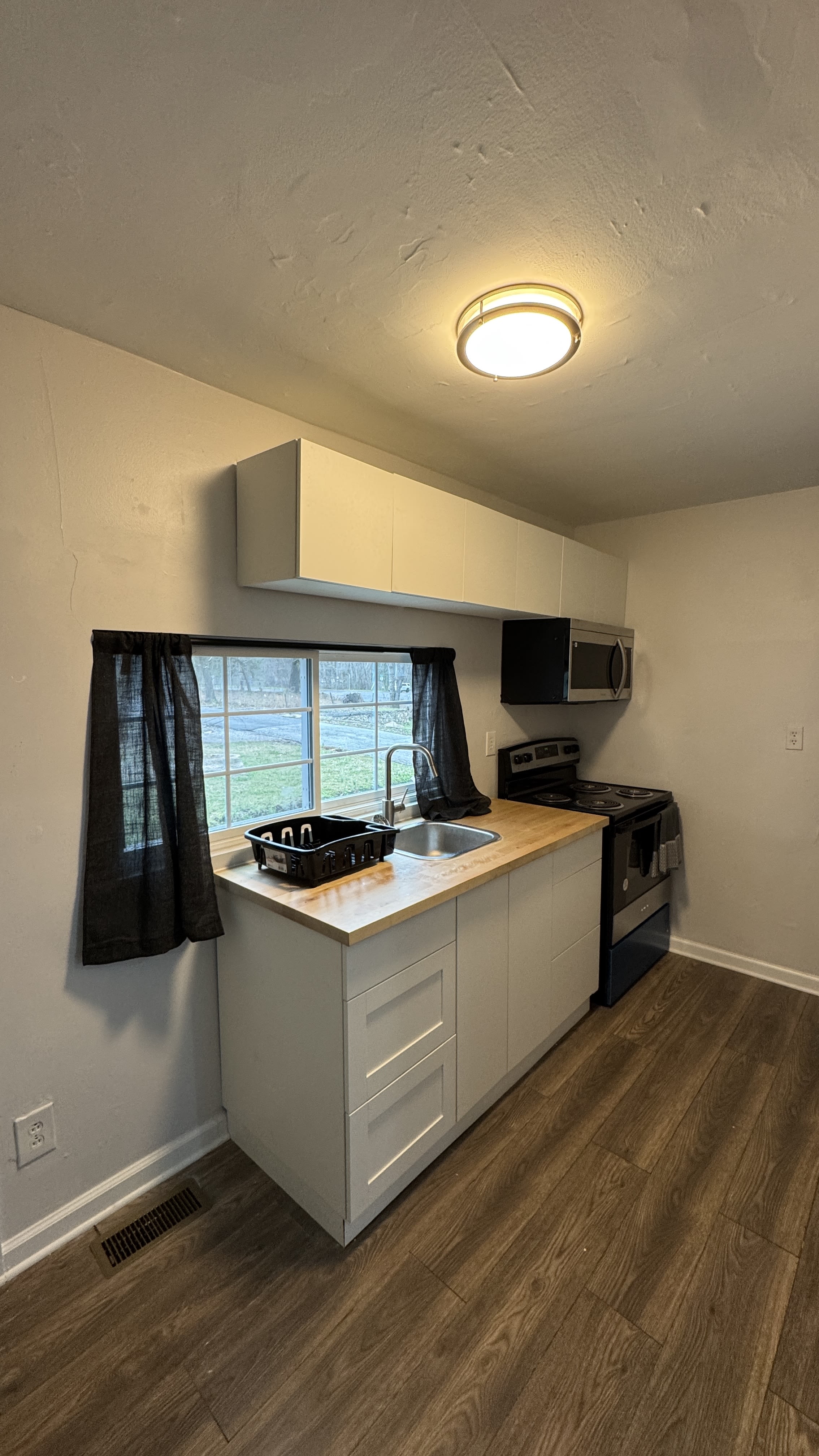 1742 17th St N – photo 3
