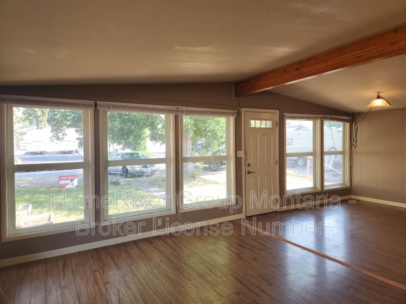 1809 Defoe St – photo 4