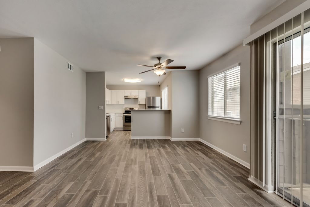 Crossings At Irving Apartments – photo 5