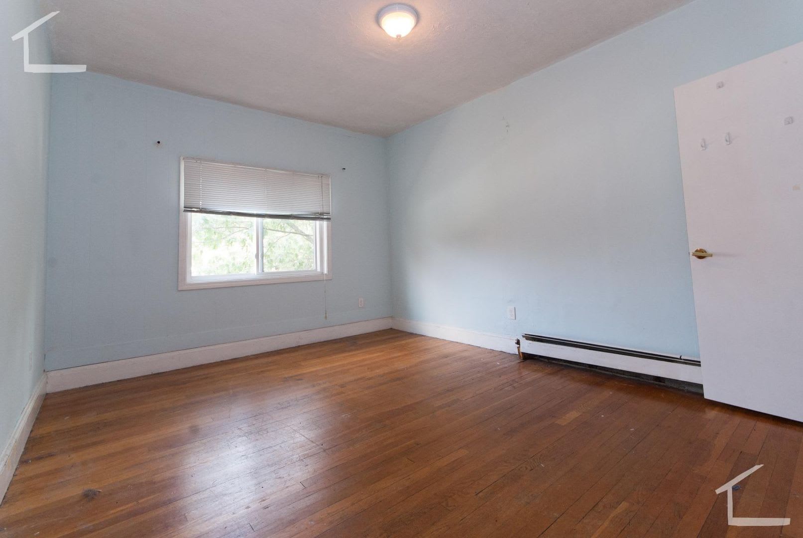 Gorgeous Brighton Townhouse (<$1000 per person!!) available 9/1/26 – photo 3