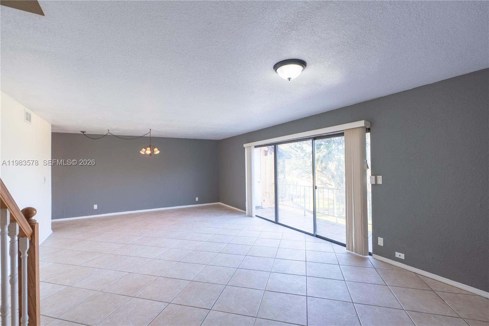 430 Commodore Drive – photo 3