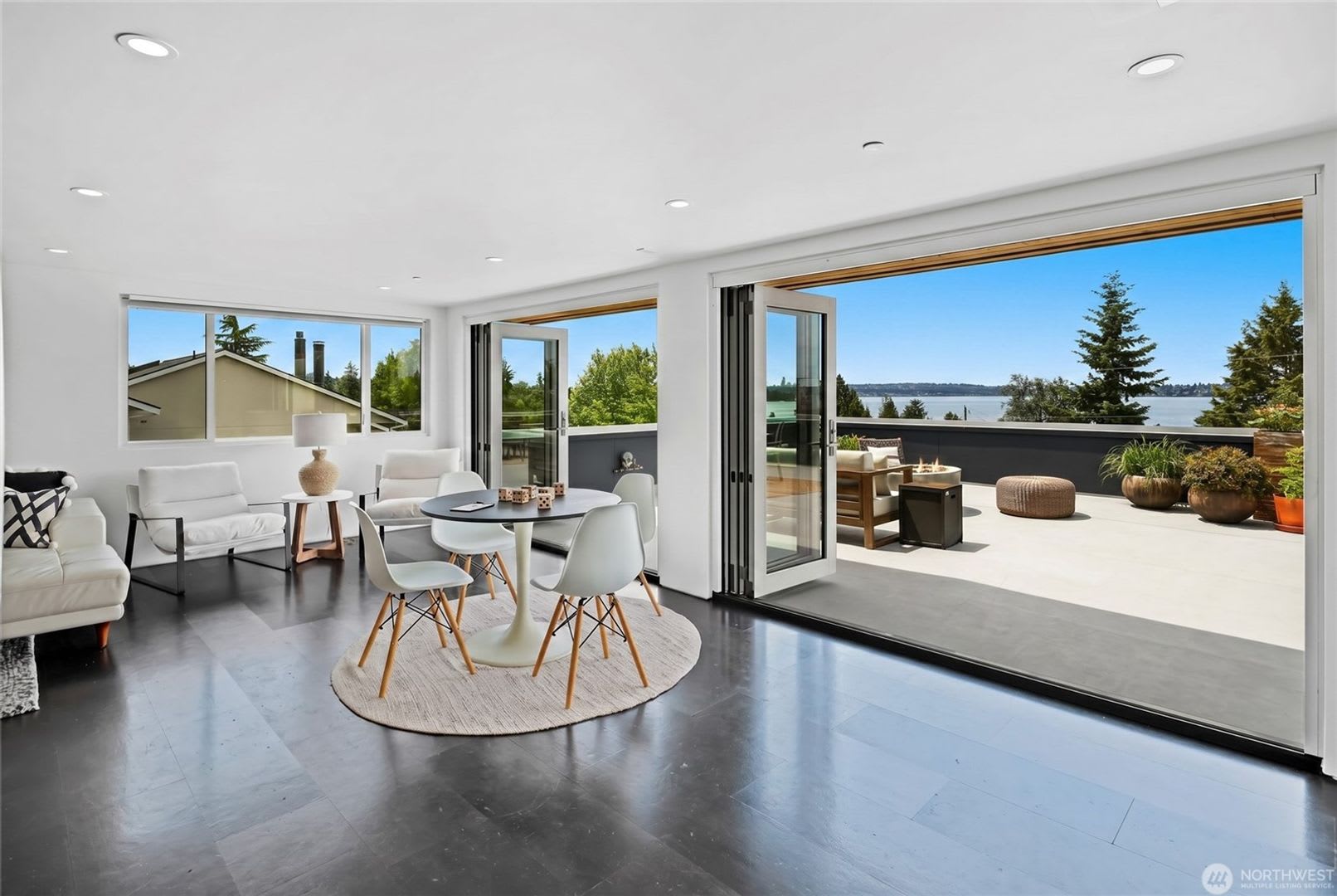 4Bd/4.25Ba Kirkland Home – photo 4