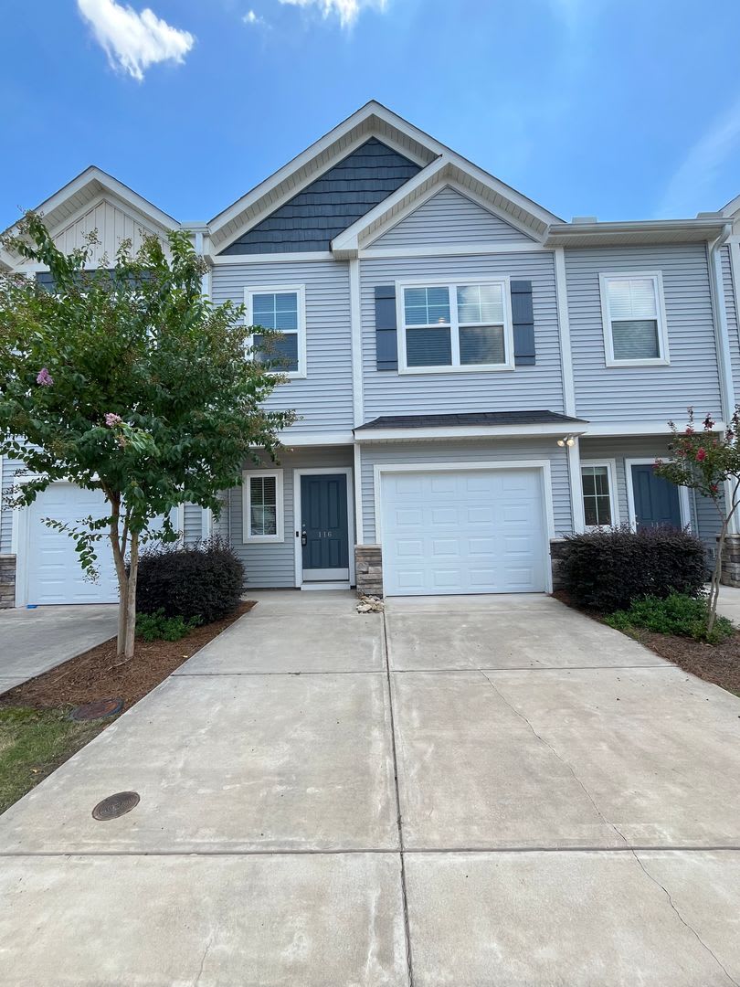 Comfortable Convenient Move In Ready – photo 1