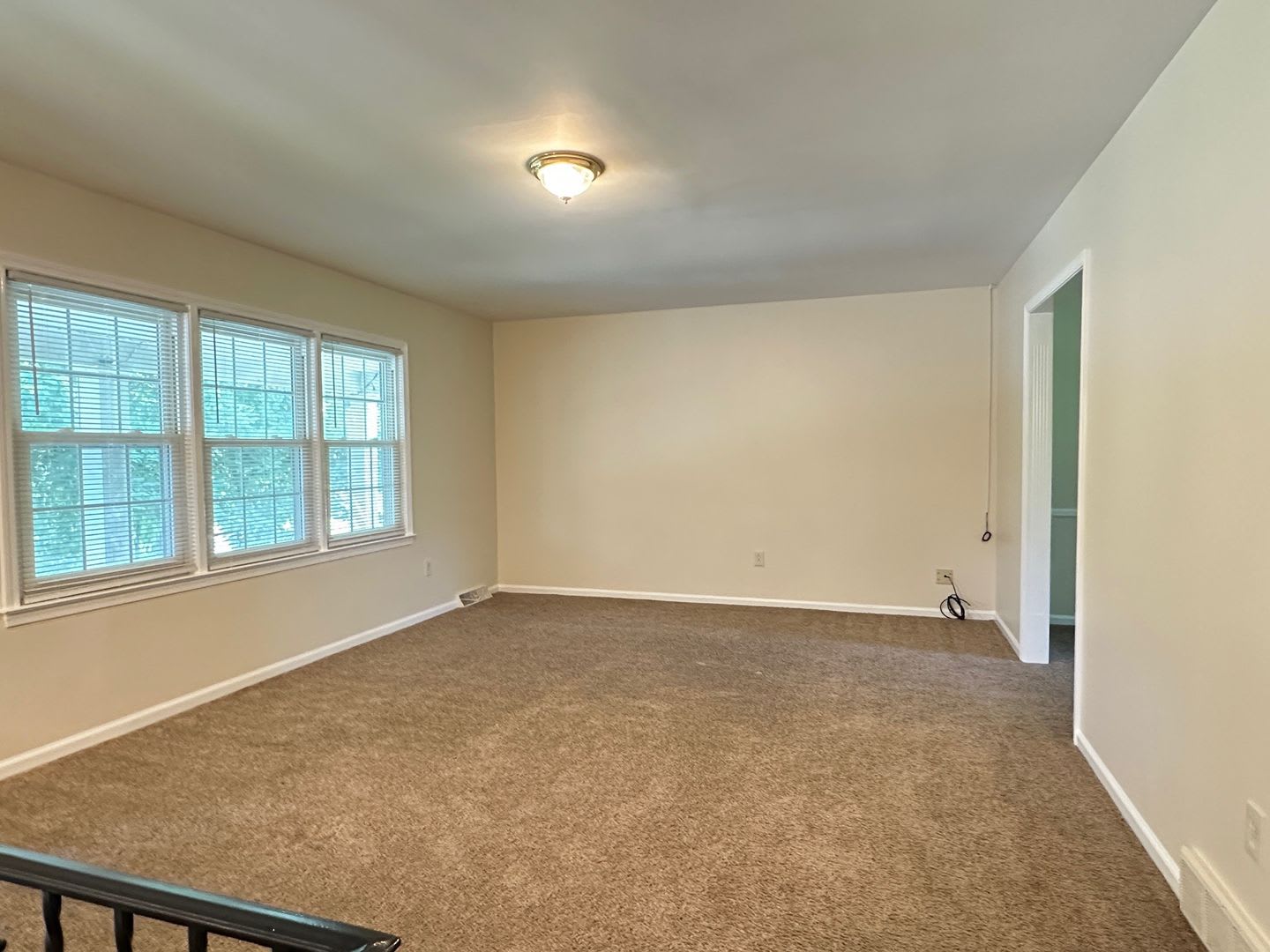 COMING SOON! Beautiful House in Tates Creek! 3 BR, 2.5 Baths, Finished Basement & Garage – photo 3