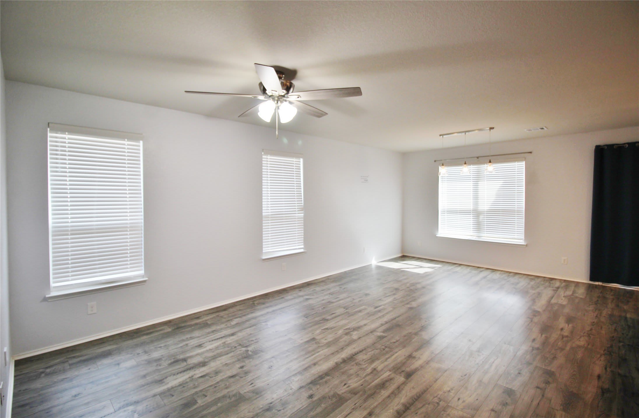 2139 Mossbrook Drive – photo 2