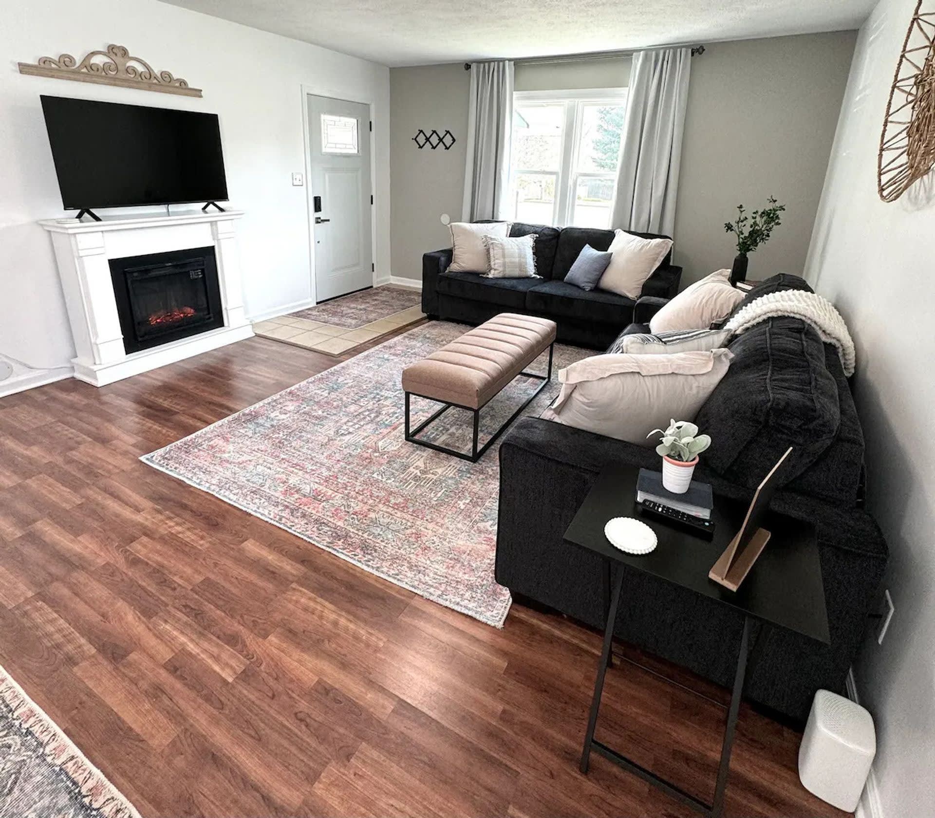 2708 S Rogers – photo 2