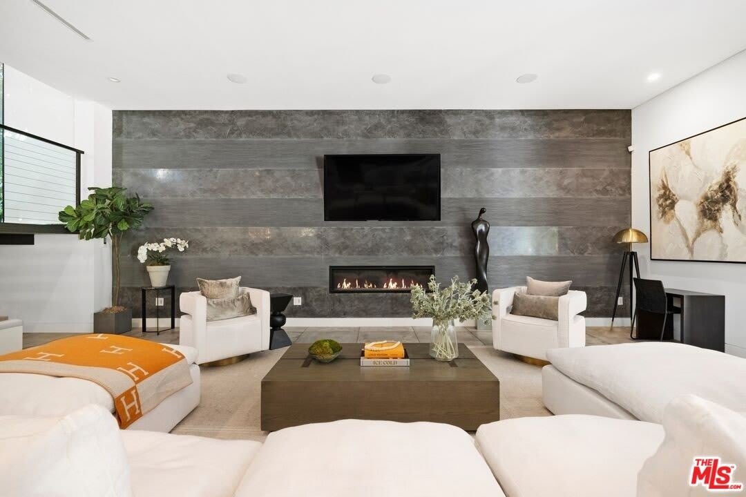839 N Gardner St – photo 5