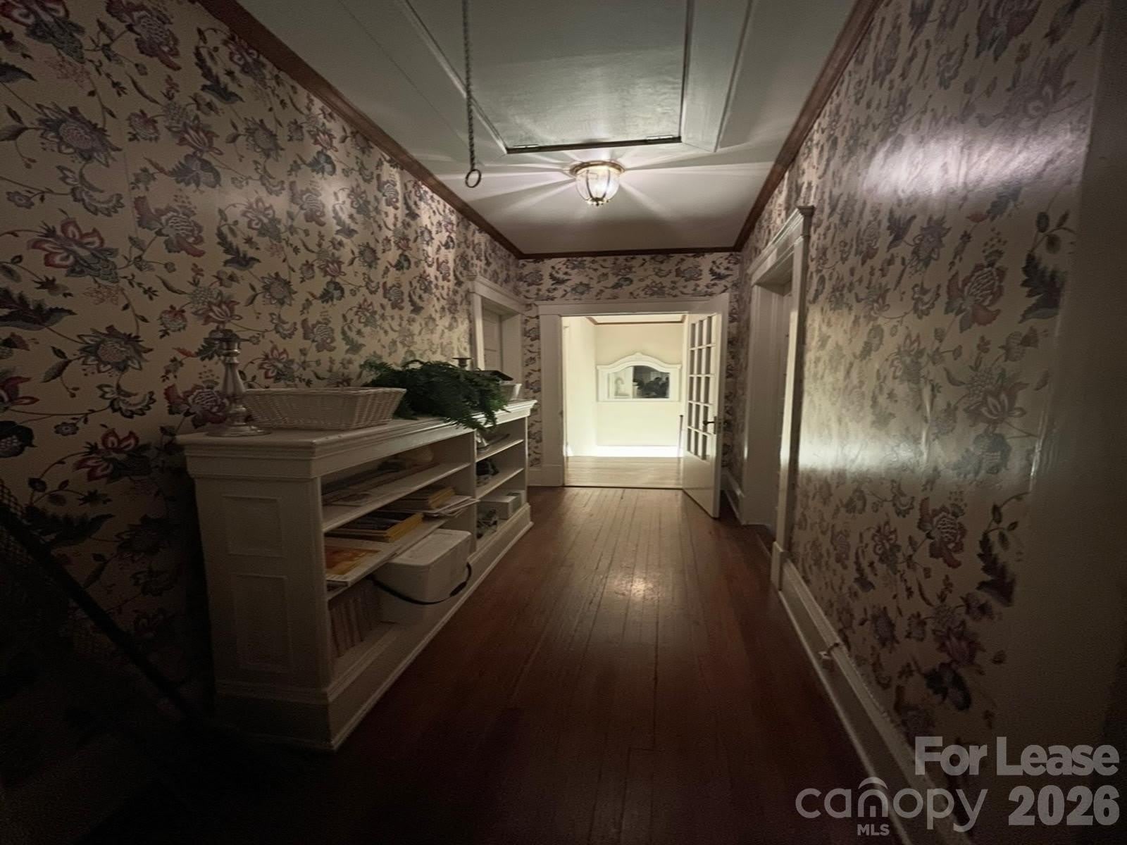 501 E Kingston Avenue – photo 5