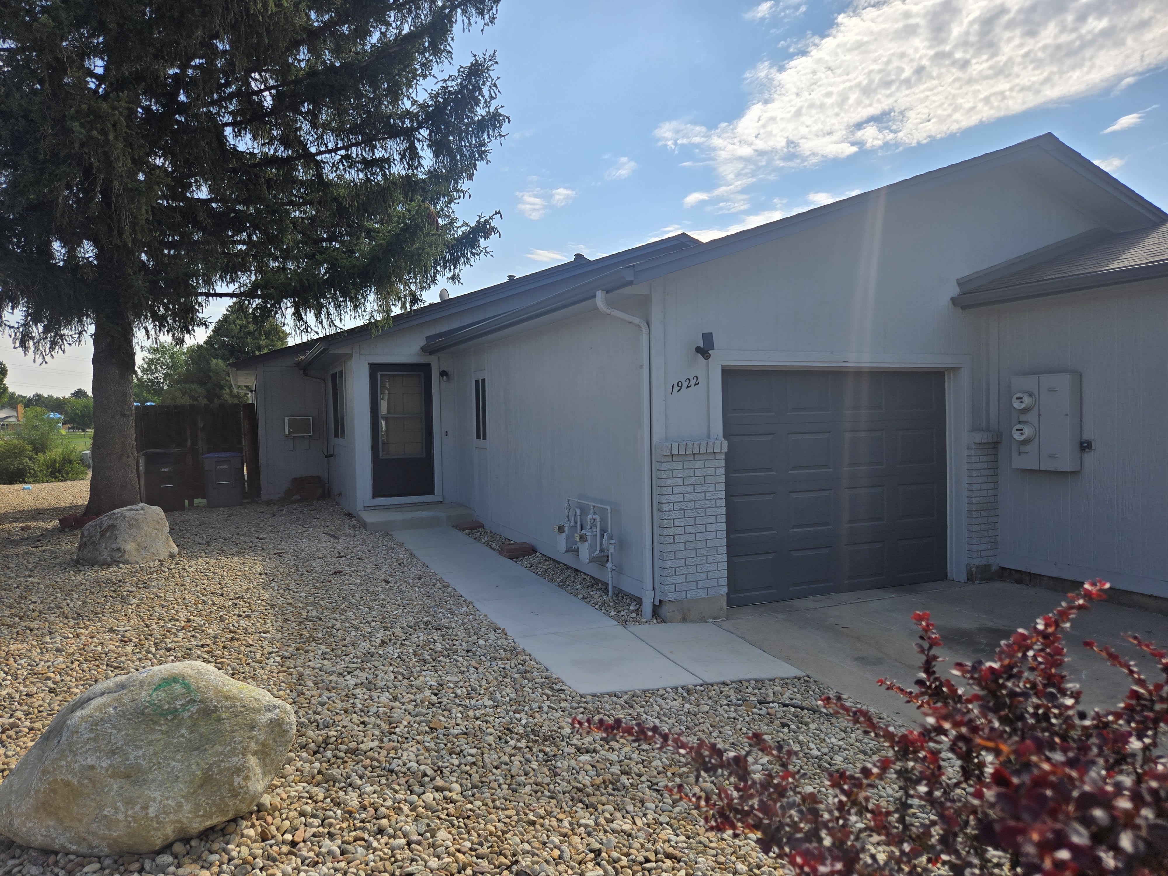 1922 Carr Dr – photo 1
