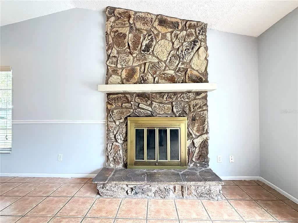 9923 Castleton Street – photo 3