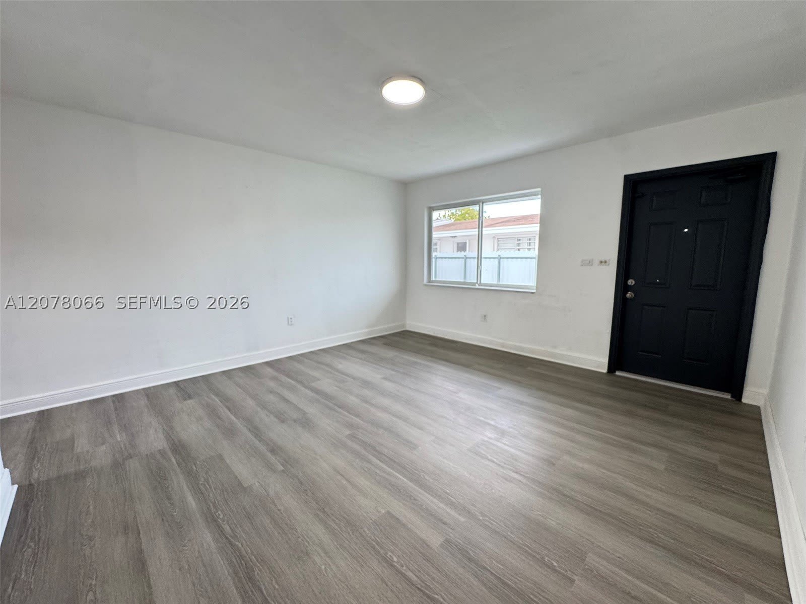 9355 SW 39th St – photo 4