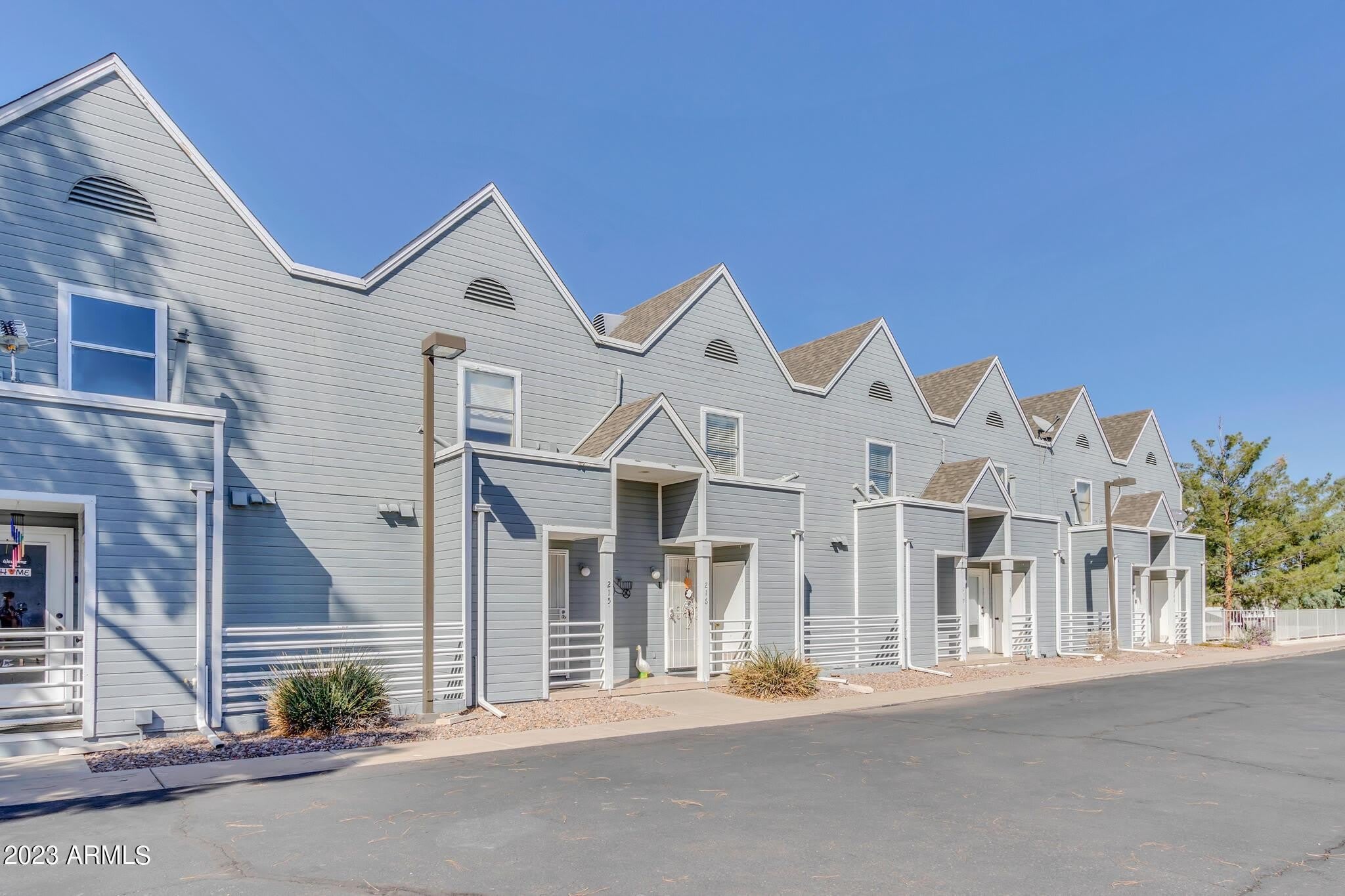 1505 N Center – photo 2