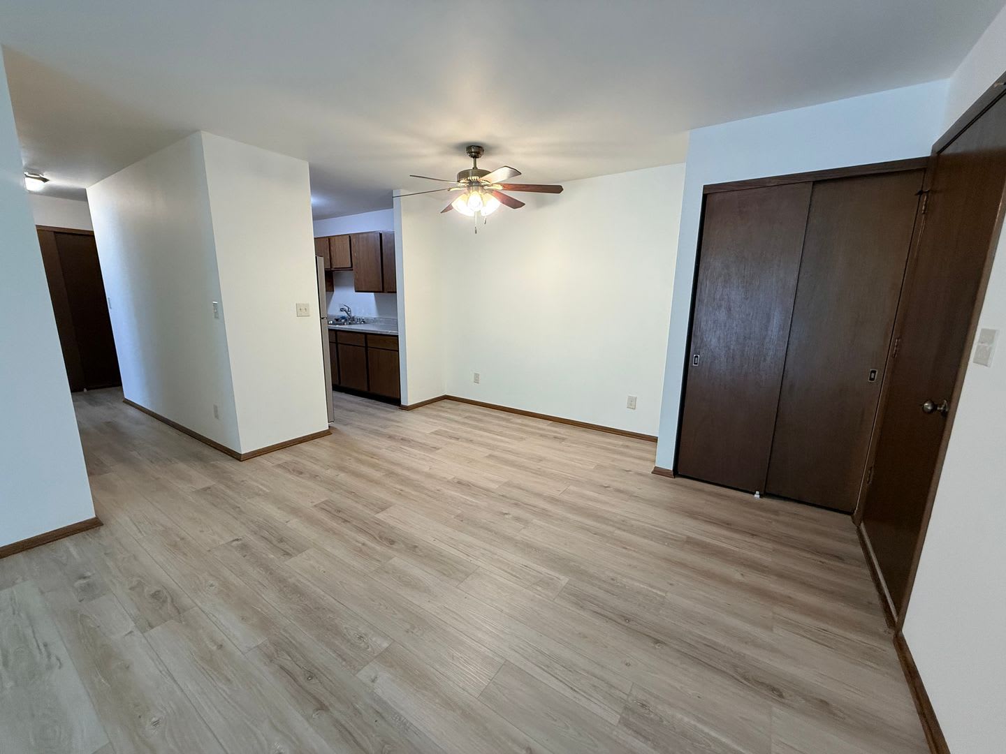 Remodeled Hartland 2 Bedroom Apartment! – photo 3