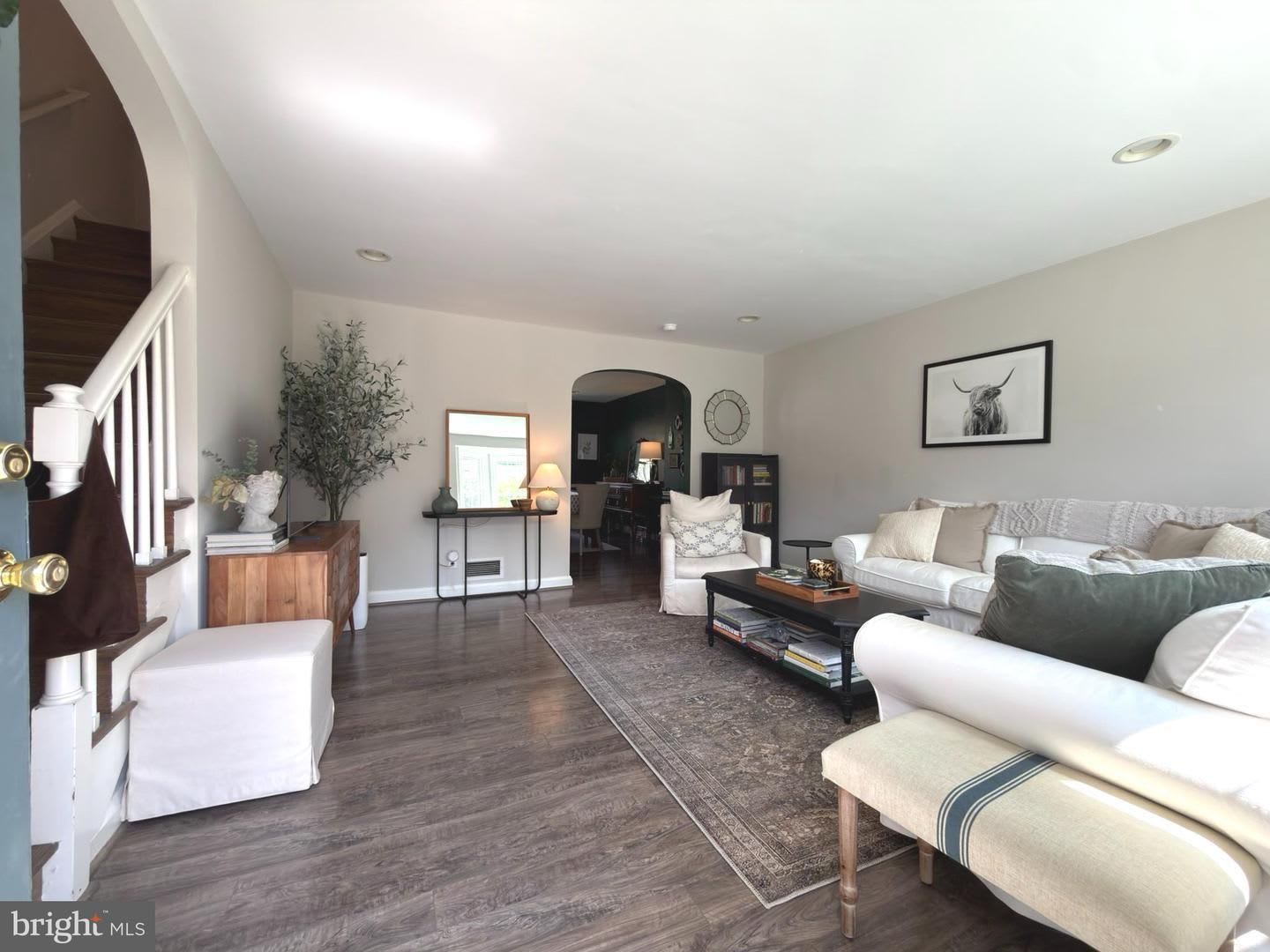 Beautiful 3-bedroom, 2-full-bath townhome in desirable Rodgers Forge! – photo 2