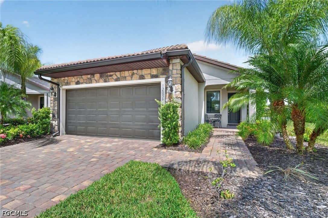 12056 Westmoreland Way – photo 2