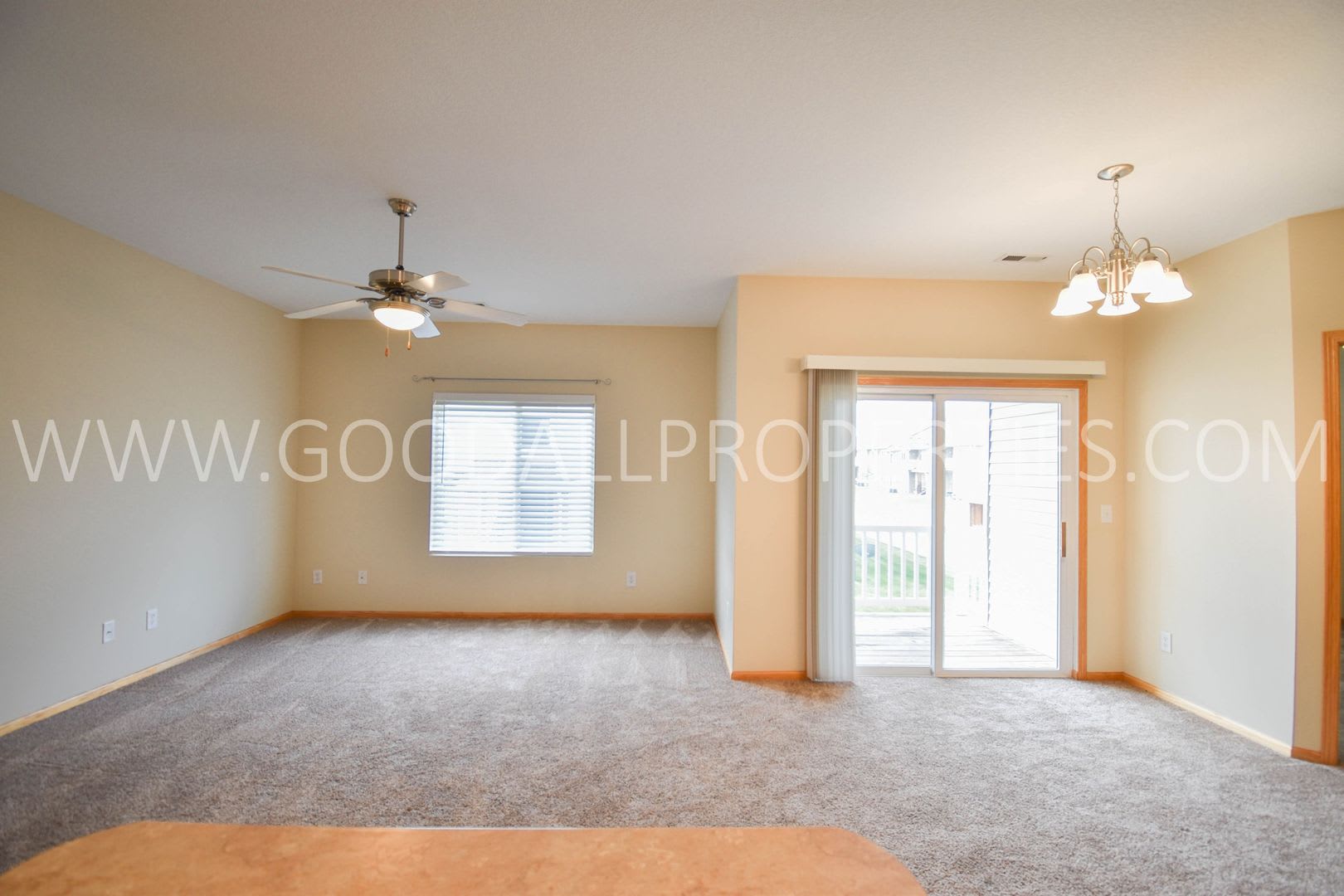 Welcome to this affordable 2-Bedroom, 2-Bath Condo in Johnston with Detached 1-Car Garage. – photo 3