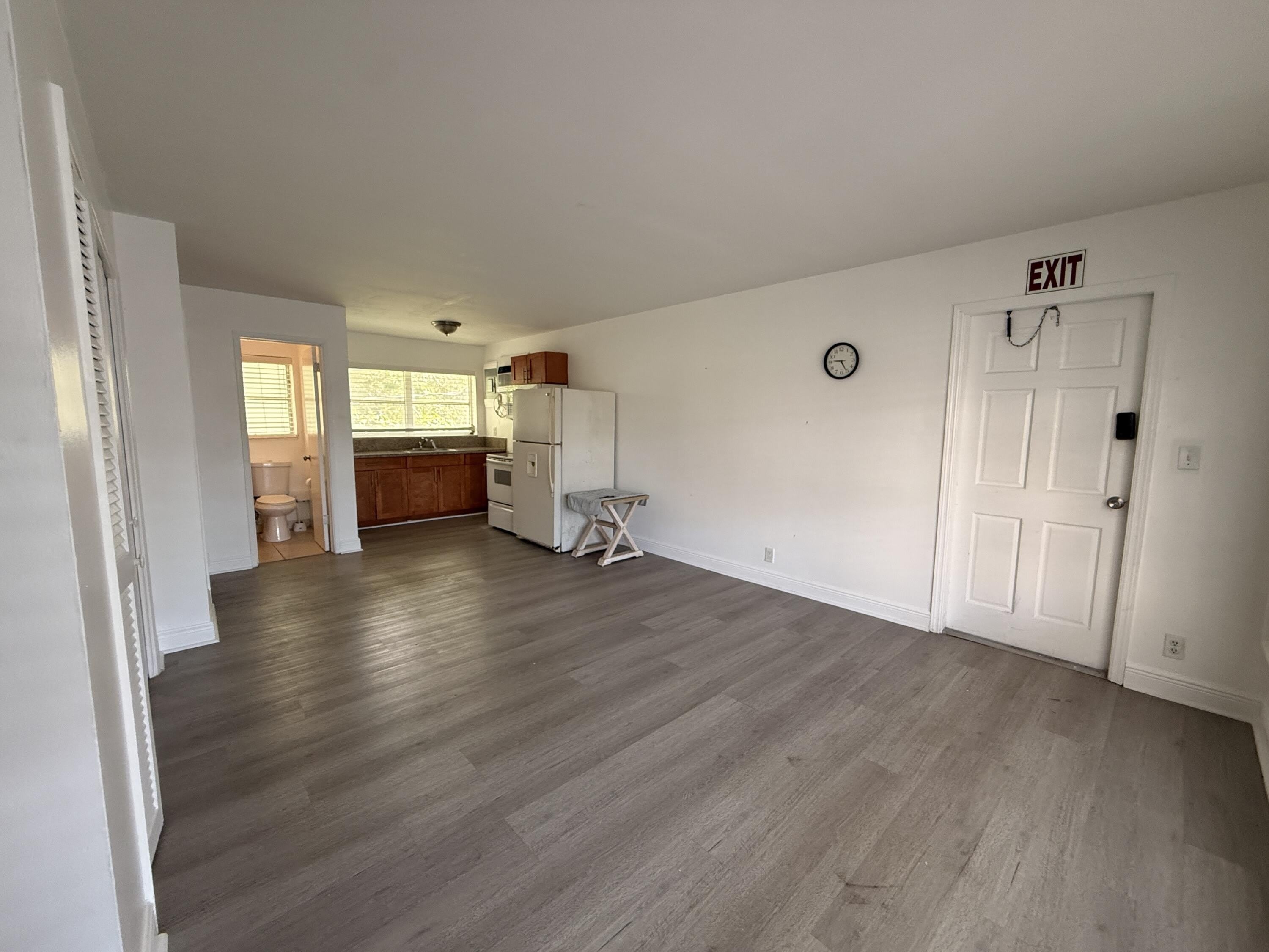 3226 NE 12TH Street – photo 4
