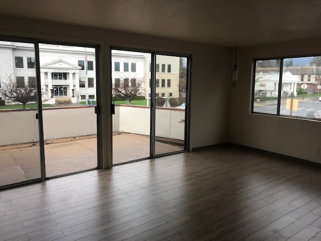 513 NE 6th St Unit C – photo 1