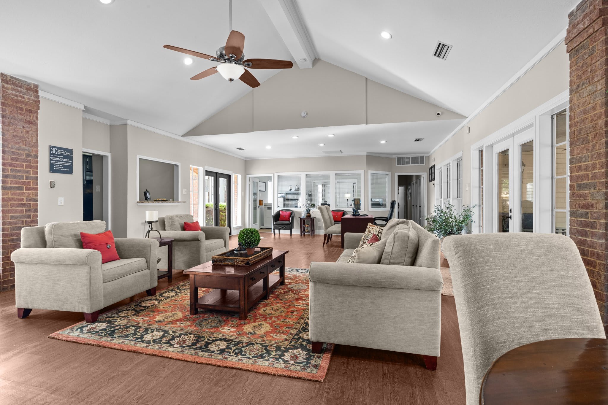 Preston Bend Apartments – photo 3